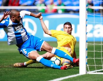 1-1. Dépor y Las Palmas empatan y le hacen un favor al Levante 1-1. Dépor y Las Palmas empatan y le hacen un favor al Levante