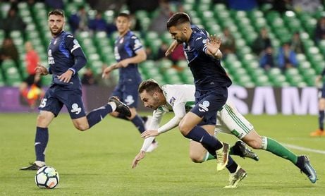 3-0. El Betis golea y pone rumbo a Europa 3-0. El Betis golea y pone rumbo a Europa