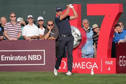 Sueco Henrik Stenson continúa líder, ahora junto a estadounidense DeChambeau Sueco Henrik Stenson continúa líder, ahora junto a estadounidense DeChambeau