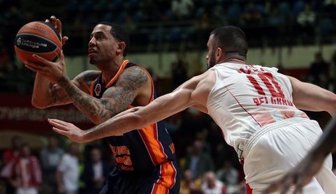 El Valencia busca ante el Tenerife venganza copera y engordar su colchón El Valencia busca ante el Tenerife venganza copera y engordar su colchón