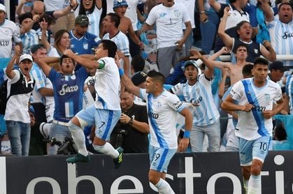 Bou anota y salva a Boca de la derrota ante el Atlético Tucumán Bou anota y salva a Boca de la derrota ante el Atlético Tucumán