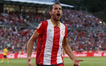 Sevilla y Betis, tras los pasos de Stuani Sevilla y Betis, tras los pasos de Stuani