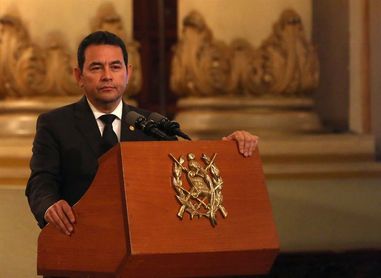 Jimmy Morales pide a la FIFA seis meses para reformar la federación de fútbol Jimmy Morales pide a la FIFA seis meses para reformar la federación de fútbol