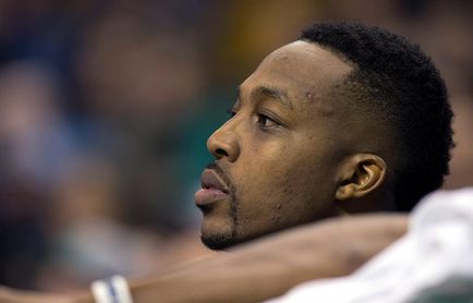 105-111. Howard logra doble-doble y lidera el triunfo de los Hornets 105-111. Howard logra doble-doble y lidera el triunfo de los Hornets
