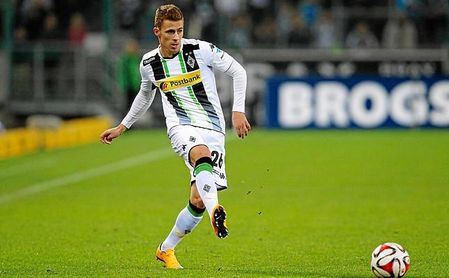 El pequeño Hazard puede actuar en todas las posiciones del ataque. El pequeño Hazard puede actuar en todas las posiciones del ataque.