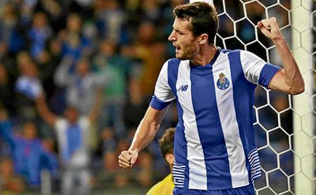 A Bola: Betis y Sevilla llegan tarde por Marcano A Bola: Betis y Sevilla llegan tarde por Marcano