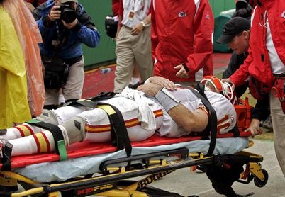 La NFL aplica una regla contra los golpes con la corona del casco La NFL aplica una regla contra los golpes con la corona del casco