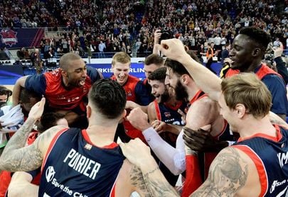 83-72.El Baskonia certifica su pase al "Top 8" y persigue la escalada europea 83-72.El Baskonia certifica su pase al "Top 8" y persigue la escalada europea