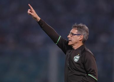 Flamengo despide al entrenador Carpegiani y al director de fútbol Flamengo despide al entrenador Carpegiani y al director de fútbol