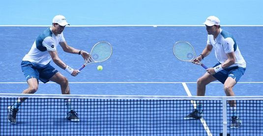 Los hermanos Bryan logran su quinto título en Miami en dobles masculino Los hermanos Bryan logran su quinto título en Miami en dobles masculino