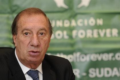 Bilardo: Messi tiene que ganar Mundial para estar al nivel de Pelé y Maradona Bilardo: Messi tiene que ganar Mundial para estar al nivel de Pelé y Maradona