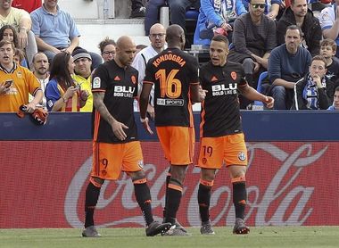 Rodrigo marca por cuarta jornada consecutiva y alcanza los catorce goles Rodrigo marca por cuarta jornada consecutiva y alcanza los catorce goles