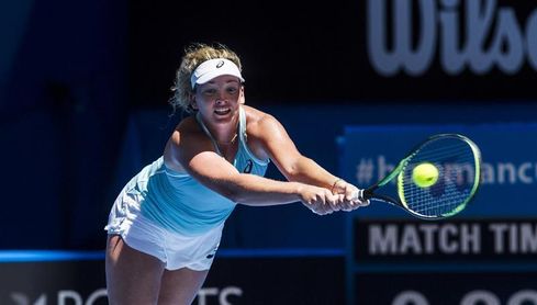 Vandeweghe y Barty ganan la final femenina de dobles en Miami Vandeweghe y Barty ganan la final femenina de dobles en Miami