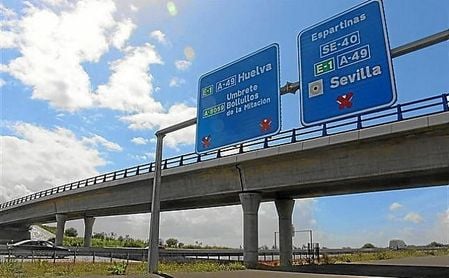 Los PGE incluyen 55 millones para la SE-40, 18 para la N-IV, 8 para el tercer carril y 24 para el Puerto. Los PGE incluyen 55 millones para la SE-40, 18 para la N-IV, 8 para el tercer carril y 24 para el Puerto.