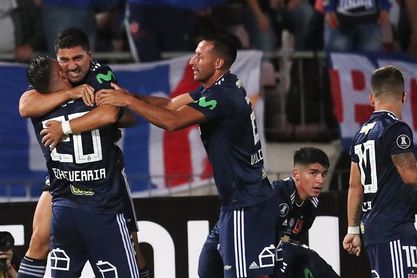 1-1. Universidad de Chile y Racing empatan en un duelo intenso y siguen líderes del Grupo E 1-1. Universidad de Chile y Racing empatan en un duelo intenso y siguen líderes del Grupo E