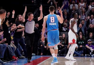 93-94. Bogdanovic sella el triunfo de los Kings 93-94. Bogdanovic sella el triunfo de los Kings