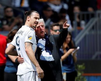 0-2. Tim Melia y el contraataque silencia al Galaxy de Ibrahimovic 0-2. Tim Melia y el contraataque silencia al Galaxy de Ibrahimovic