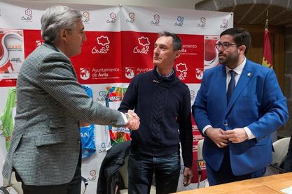 López Cerrón cree que la nueva generación de ciclistas dará continuidad a los triunfos López Cerrón cree que la nueva generación de ciclistas dará continuidad a los triunfos