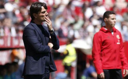 Montella, "enfadado", carga contra el árbitro Montella, "enfadado", carga contra el árbitro