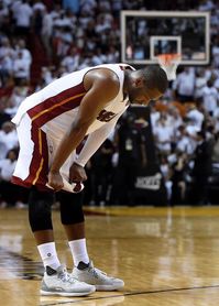 103-113. Wade surge con su versión de estrella y los Heat dominan a los Sixers 103-113. Wade surge con su versión de estrella y los Heat dominan a los Sixers
