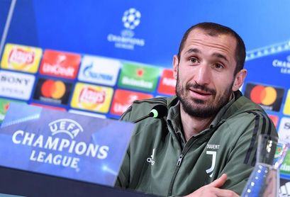 Chiellini se lesiona el bíceps femoral izquierdo a un mes del final de la Liga Chiellini se lesiona el bíceps femoral izquierdo a un mes del final de la Liga