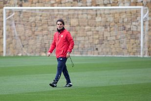 Montella vuelve a entrenar mientras el consejo dirime su futuro