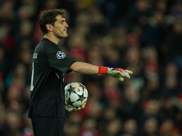 Casillas reduce su salario para quedarse en el Oporto, según la prensa lusa Casillas reduce su salario para quedarse en el Oporto, según la prensa lusa