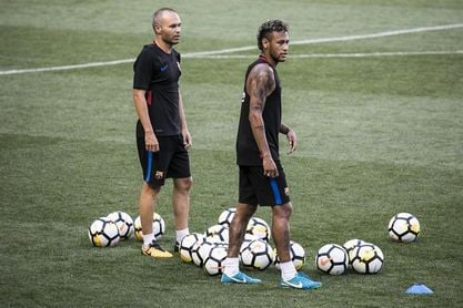 Iniesta: "Catalogaría de terrible que Neymar jugase en el Madrid" Iniesta: "Catalogaría de terrible que Neymar jugase en el Madrid"
