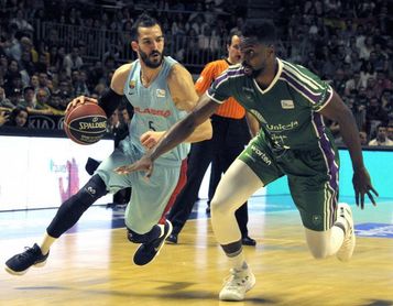 El francés Jean-Charles no seguirá en el Unicaja lo que resta de temporada El francés Jean-Charles no seguirá en el Unicaja lo que resta de temporada