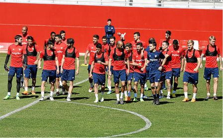 El Sevilla se va de vacaciones con 23 jugadores con contrato El Sevilla se va de vacaciones con 23 jugadores con contrato