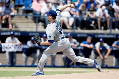 4-1. Stripling poncha a 10 y derrota a los Padres 4-1. Stripling poncha a 10 y derrota a los Padres
