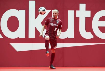 El "mago" Iniesta, presentado con el Vissel Kobe ante 8.000 aficionados El "mago" Iniesta, presentado con el Vissel Kobe ante 8.000 aficionados