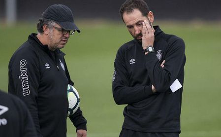 Machín, junto a su segundo, Jordi Guerrero. Machín, junto a su segundo, Jordi Guerrero.