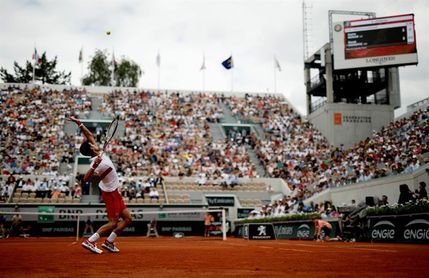 Djokovic vence al español Munar y se cita con Bautista Djokovic vence al español Munar y se cita con Bautista