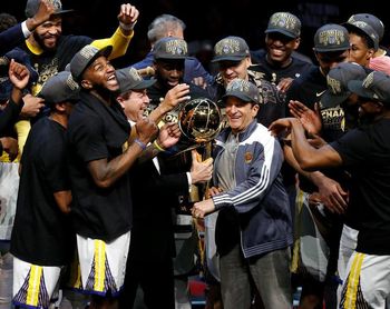 85-108. Curry y Durant dan nuevo título a unos Warriors de dinastía 85-108. Curry y Durant dan nuevo título a unos Warriors de dinastía