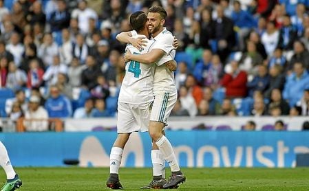 Ceballos y Mayoral celebran un gol del Real Madrid en la 17/18. Ceballos y Mayoral celebran un gol del Real Madrid en la 17/18.