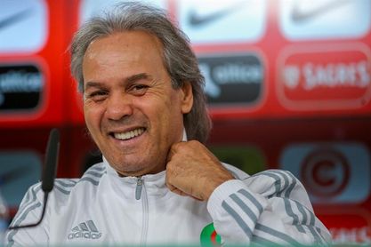 La federación argelina de fútbol destituye al seleccionador Rabah Madjer La federación argelina de fútbol destituye al seleccionador Rabah Madjer