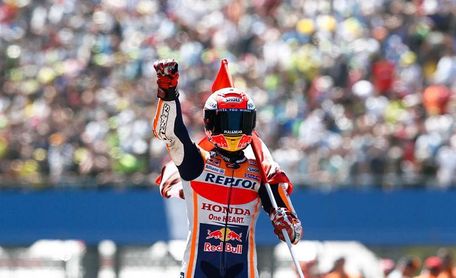 Alberto Puig ensalza la estrategia de Márquez en Assen Alberto Puig ensalza la estrategia de Márquez en Assen