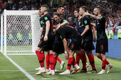 2-1. Mandzukic honra a la generación del 98 2-1. Mandzukic honra a la generación del 98