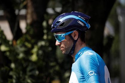 Valverde: "He ido delante para que no me pillase ningún corte" Valverde: "He ido delante para que no me pillase ningún corte"