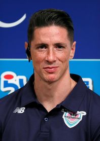 Fernando Torres se presenta ante su nueva afición como jugador del Sagan Tosu Fernando Torres se presenta ante su nueva afición como jugador del Sagan Tosu