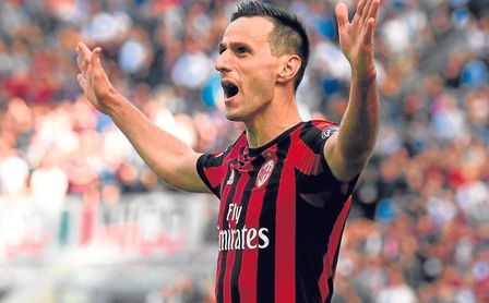 Kalinic aún no tiene claro su futuro. Kalinic aún no tiene claro su futuro.