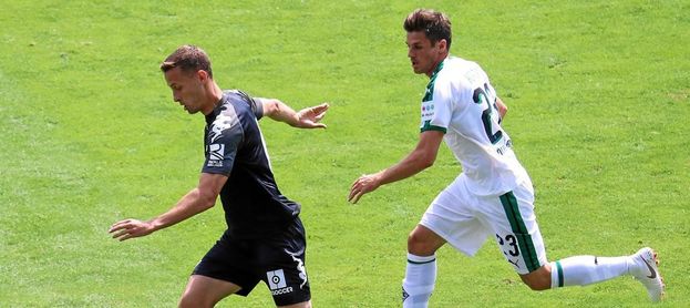 Canales, frente al Gladbach. Canales, frente al Gladbach.