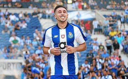 Tras pensarlo, Héctor Herrera quiere renovar Tras pensarlo, Héctor Herrera quiere renovar