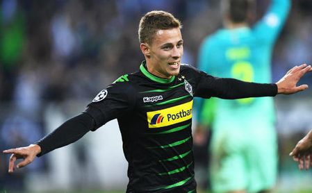 Thorgan Hazard -quien está en la órbita del Sevilla- durante un partido con el Monchengladbach. Thorgan Hazard -quien está en la órbita del Sevilla- durante un partido con el Monchengladbach.