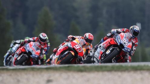 Dovizioso vence en un apurado final a Lorenzo y Márquez Dovizioso vence en un apurado final a Lorenzo y Márquez