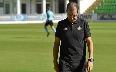 José Juan Romero, técnico del Betis Deportivo, durante un partido del curso pasado. José Juan Romero, técnico del Betis Deportivo, durante un partido del curso pasado.