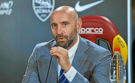 Monchi, durante una rueda de prensa con la Roma. Monchi, durante una rueda de prensa con la Roma.