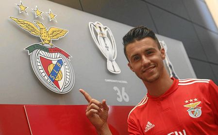 OFICIAL: Corchia, cedido al Benfica con opción de compra OFICIAL: Corchia, cedido al Benfica con opción de compra