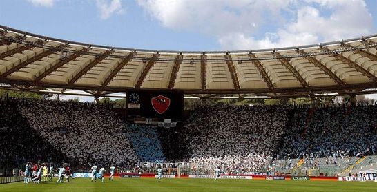 Un mensaje de ultras de la Lazio contra las mujeres vuelve a empañar su imagen Un mensaje de ultras de la Lazio contra las mujeres vuelve a empañar su imagen
